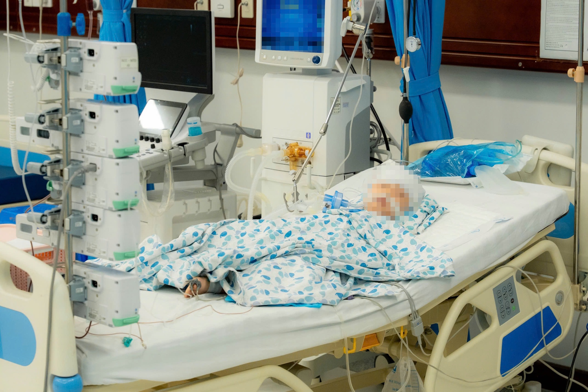 Vụ tài xế say xỉn gây tai nạn liên hoàn ở Hà Nội: Tình hình sức khỏe 2 bé nhỏ bị tông trúng hiện ra sao?- Ảnh 3.