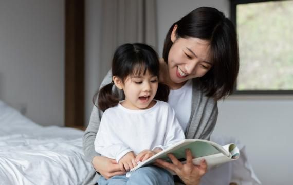 Chuyên gia cho biết: 5 chủ đề TUYỆT ĐỐI không nhắc tới trước mặt trẻ và 5 điều NHẠY CẢM nhưng lại có lợi nếu nói ra đúng cách- Ảnh 2.