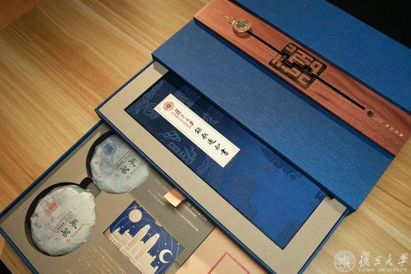 Choáng ngợp trước giấy báo nhập học năm 2025 của các trường ĐH Trung Quốc, có nhất định phải đẹp đến vậy không?- Ảnh 4.