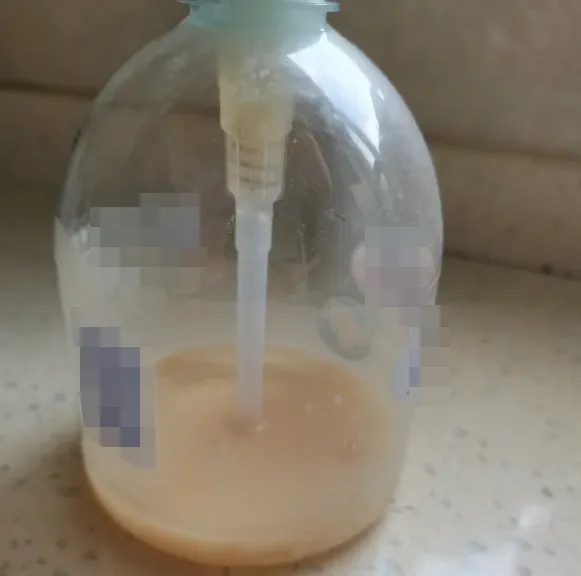 Lượng vi khuẩn vượt tiêu chuẩn gấp 600 lần! Đừng dùng loại nước rửa tay này!- Ảnh 1.