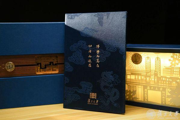 Choáng ngợp trước giấy báo nhập học năm 2025 của các trường ĐH Trung Quốc, có nhất định phải đẹp đến vậy không?- Ảnh 5.