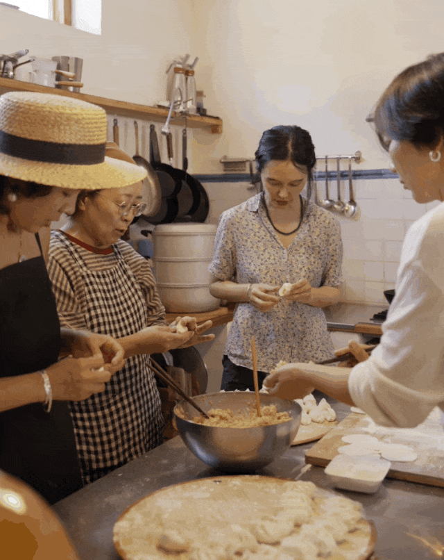 Bỏ phố về làng, cặp vợ chồng chỉ làm 3 ngày mỗi tuần, sống "một kiểu giàu có" nhiều người mơ ước - Ảnh 10. Bỏ phố về làng, cặp vợ chồng chỉ làm 3 ngày mỗi tuần, sống "một kiểu giàu có" nhiều người mơ ước - Ảnh 10.