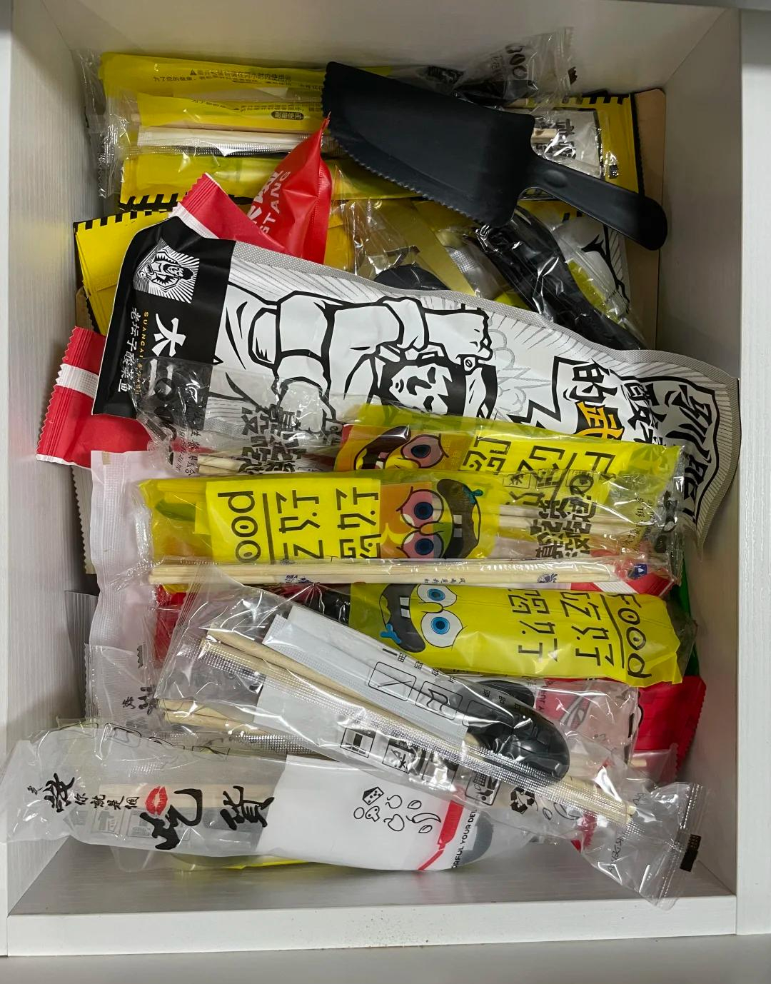 Nếu bạn dọn bỏ 9 thứ này khỏi nhà, cuộc sống sẽ nhẹ nhõm và suôn sẻ hơn hẳn- Ảnh 2.