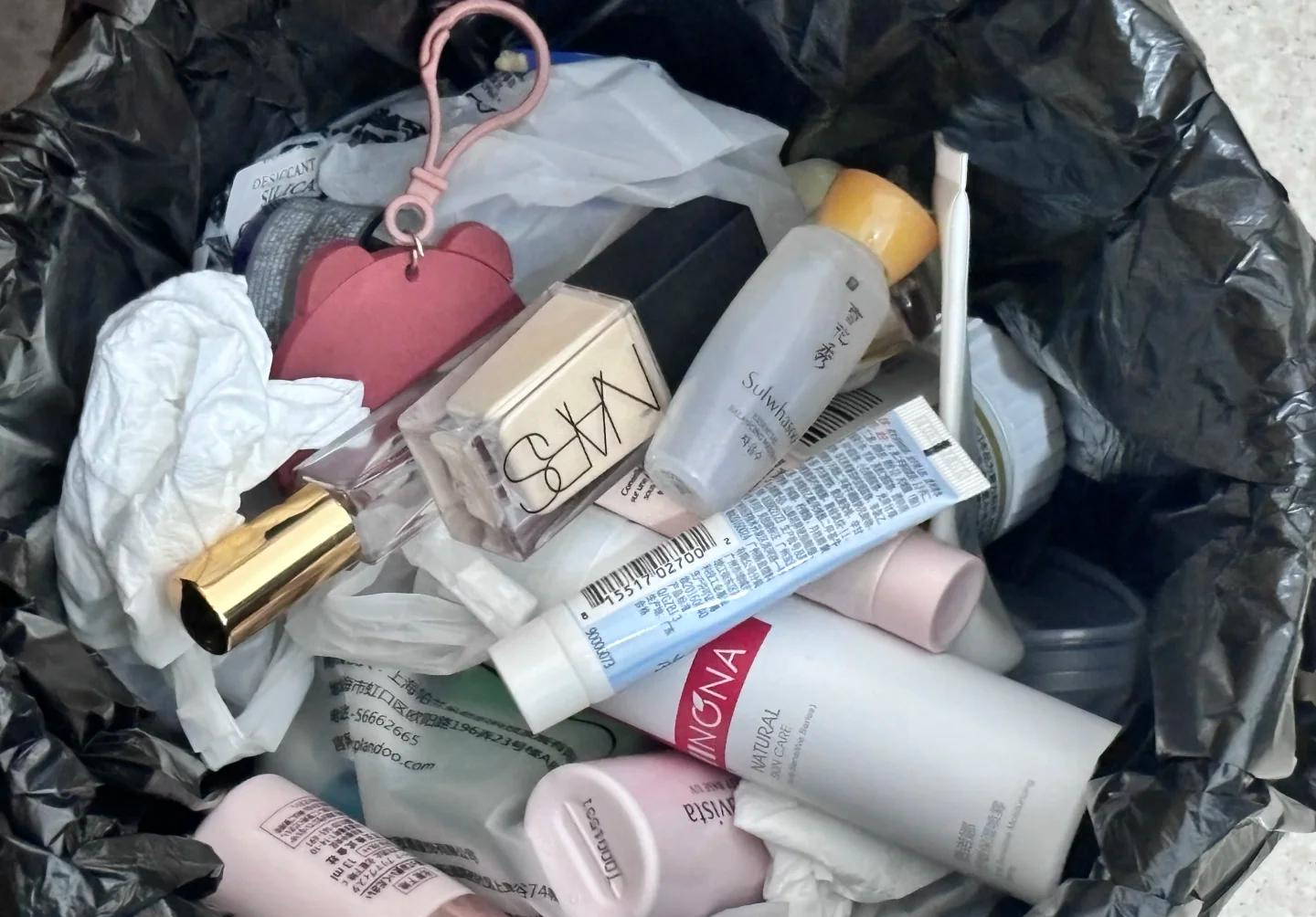 Nếu bạn dọn bỏ 9 thứ này khỏi nhà, cuộc sống sẽ nhẹ nhõm và suôn sẻ hơn hẳn- Ảnh 4.