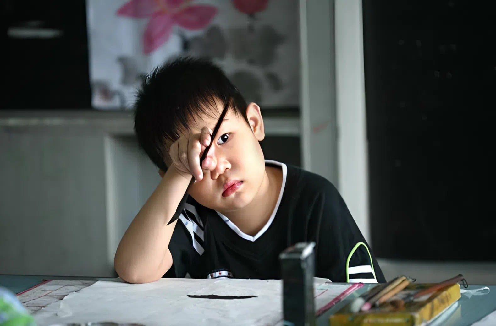 Vấn đề trẻ em bị truyền hình phơi bày cảnh báo cả thế giới: Cha mẹ kiểu này là kẻ hại con lớn nhất!- Ảnh 1.