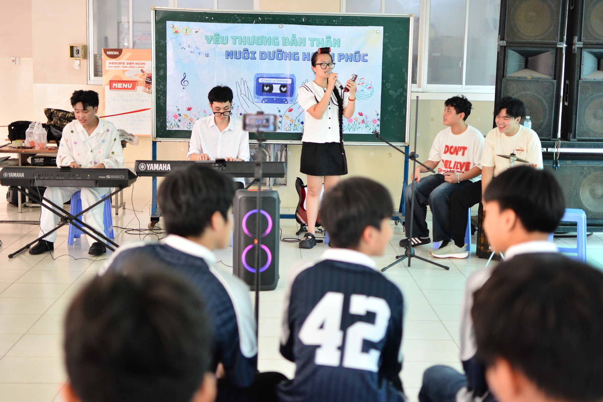 TP HCM: 10 khoản thu và mức thu cho hoạt động giáo dục sau hợp nhất?- Ảnh 2.