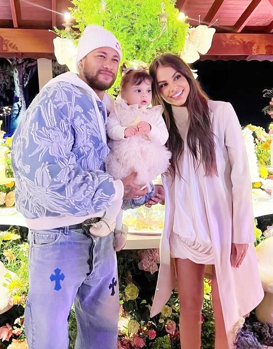 Cầu thủ đắt giá nhất thế giới đào hoa bậc nhất nhưng chưa bao giờ bỏ con- Ảnh 4.