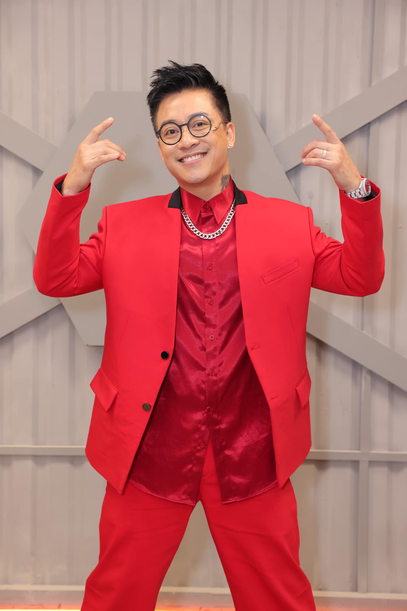 Tuấn Hưng bị phản ứng tiêu cực khi cạo đầu gây sốc: “Tôi không cần phản bác”- Ảnh 5. Tuấn Hưng bị phản ứng tiêu cực khi cạo đầu gây sốc: “Tôi không cần phản bác”- Ảnh 5.