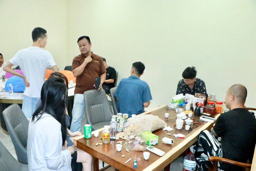 Campuchia trấn áp quy mô lớn, bắt hơn 2.270 nghi phạm lừa đảo trực tuyến- Ảnh 4.