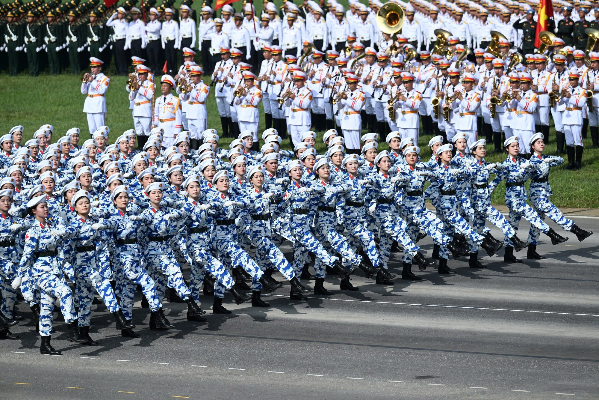 9 khối nữ chiến sĩ Công an, Quân đội tổng hợp luyện cho ngày 2/9: Vượt nắng hè, rèn ý chí, vững bước chân- Ảnh 5.