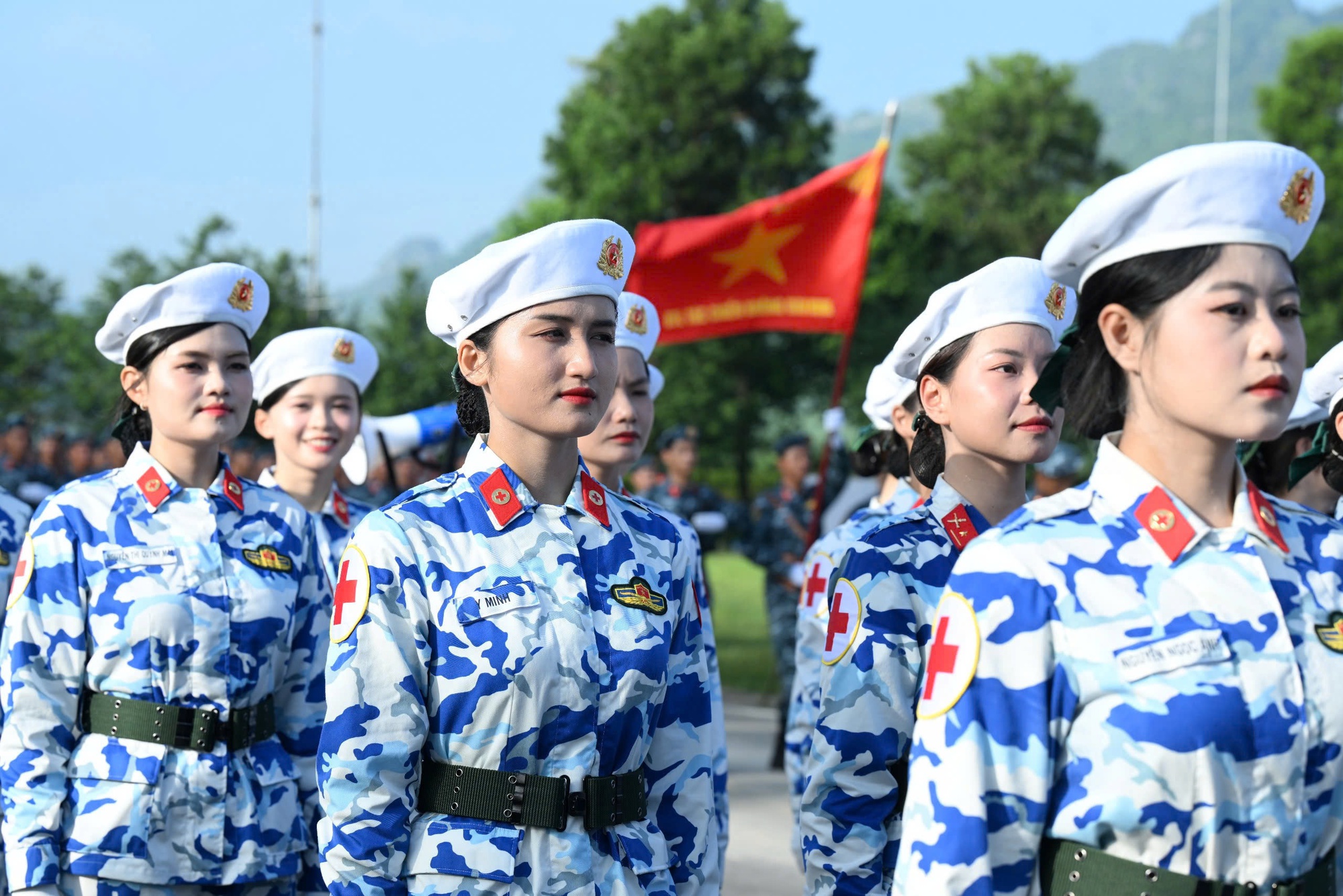 9 khối nữ chiến sĩ Công an, Quân đội tổng hợp luyện cho ngày 2/9: Vượt nắng hè, rèn ý chí, vững bước chân- Ảnh 6.