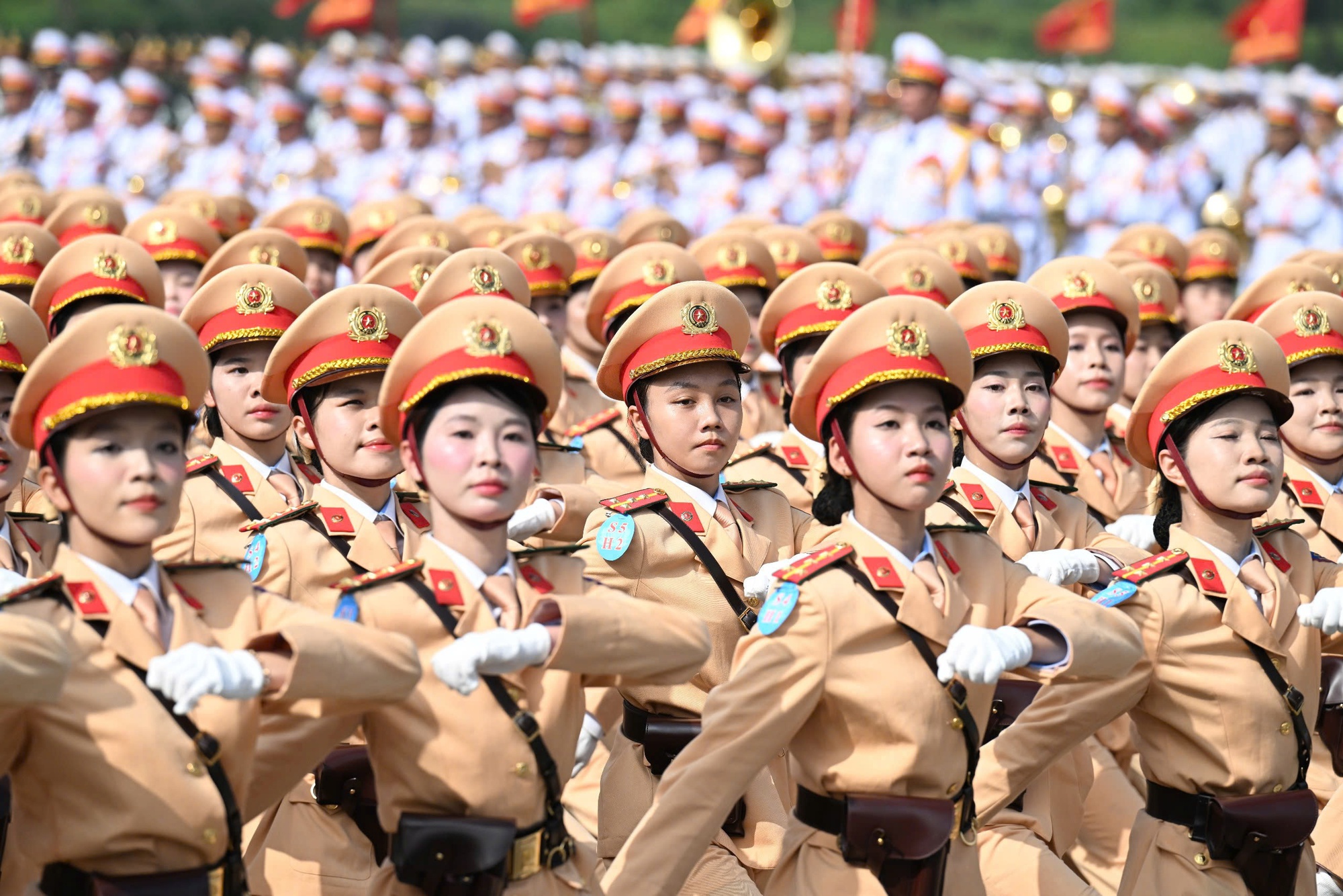 9 khối nữ chiến sĩ Công an, Quân đội tổng hợp luyện cho ngày 2/9: Vượt nắng hè, rèn ý chí, vững bước chân- Ảnh 9.