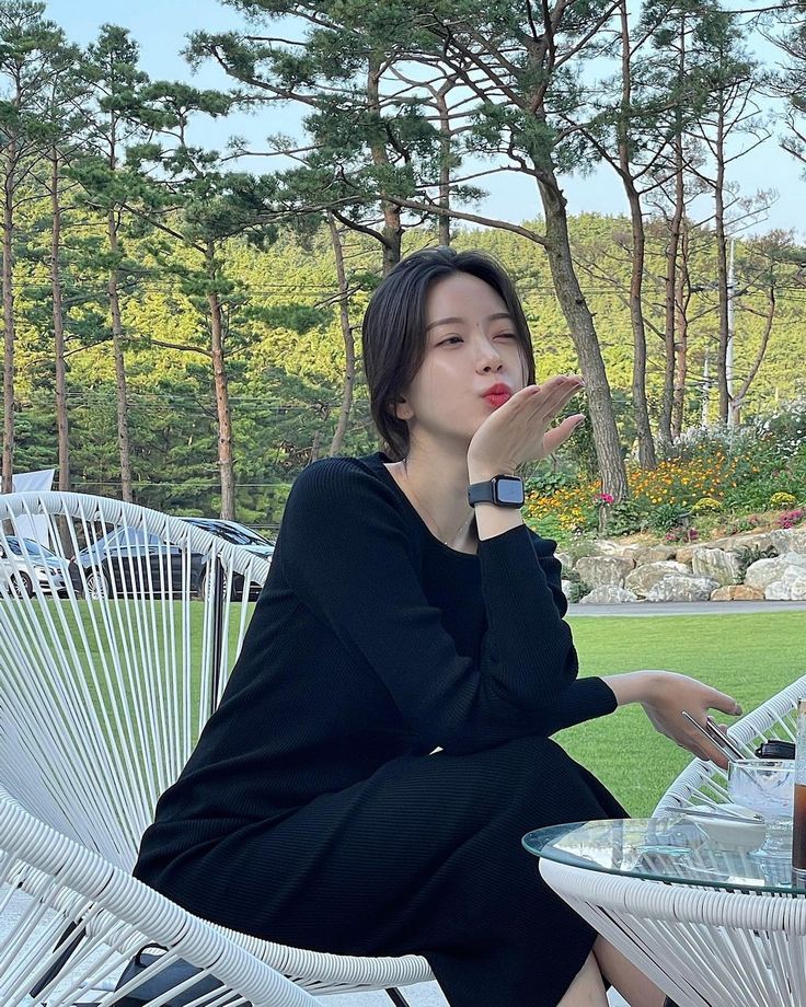 Người trẻ không tiêu để khoe – họ tiêu để tiến: Tiêu dùng ngược đang là chiến lược tài chính thế hệ mới- Ảnh 1.