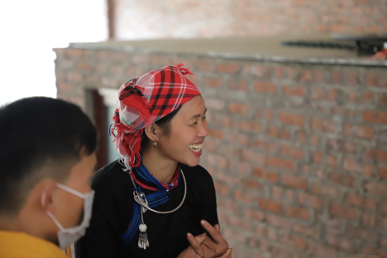 Vì sao chị đẹp dân tộc Tày lại trở thành hiện tượng sau Gia đình Haha: Phụ nữ phi thường dưới vẻ ngoài bình thường là đây!