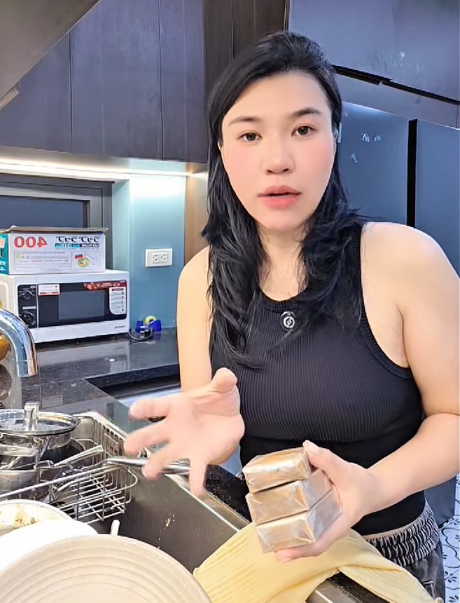 Mẹ Cua Cốm chính thức lên tiếng về ồn ào bán cao ngựa cho trẻ từ 6 tháng tuổi- Ảnh 1.