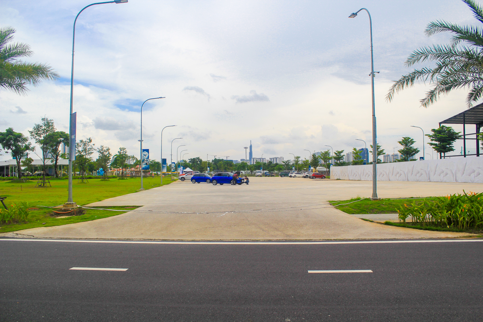 Khu đô thị có bãi đỗ xe rộng bằng công viên Đầm Sen, quảng trường chứa được 40.000 người- Ảnh 2. Khu đô thị có bãi đỗ xe rộng bằng công viên Đầm Sen, quảng trường chứa được 40.000 người- Ảnh 2.