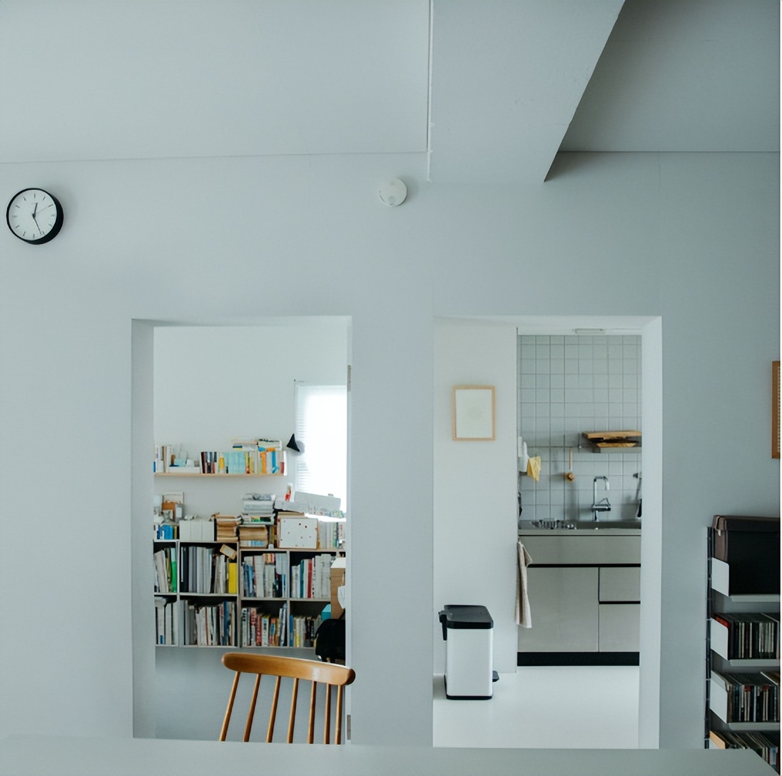 Tôi từng cảm thấy cuộc sống ngột ngạt – cho đến khi dọn sạch căn phòng và thấy lòng mình cũng thoáng theo- Ảnh 2. Tôi từng cảm thấy cuộc sống ngột ngạt – cho đến khi dọn sạch căn phòng và thấy lòng mình cũng thoáng theo- Ảnh 2.