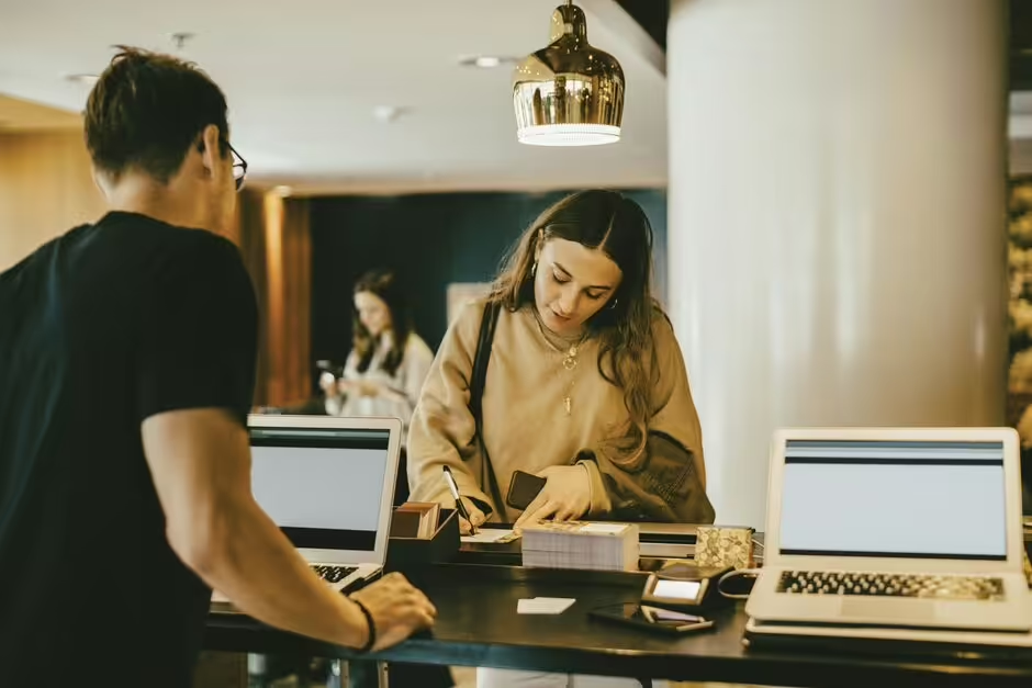Chuyên gia khuyên: Đi du lịch hãy LÀM ĐIỀU NÀY NGAY khi nhận phòng khách sạn