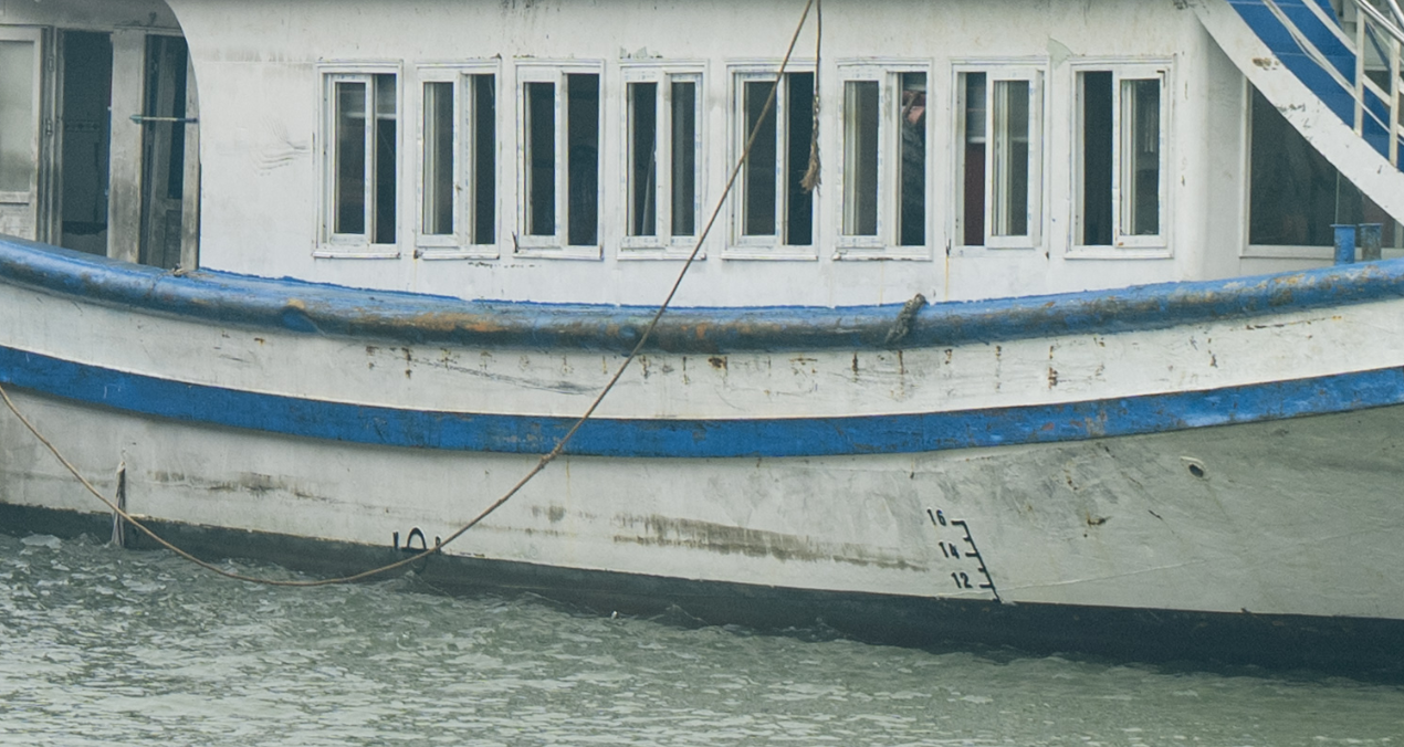 Những hình ảnh đầu tiên của tàu Vịnh Xanh sau khi được trục vớt: Boong tàu biến dạng, cửa kính vỡ vụn- Ảnh 5.