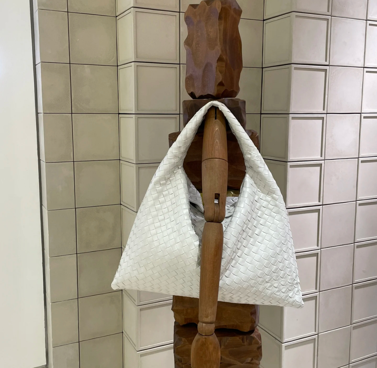 Túi 150 triệu của Bottega dính phốt- Ảnh 3.