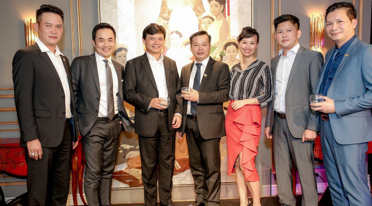 Đàn ông Việt đang chịu chi hơn cho thời trang: Trào lưu nhất thời hay khoản đầu tư dài hạn?- Ảnh 1.