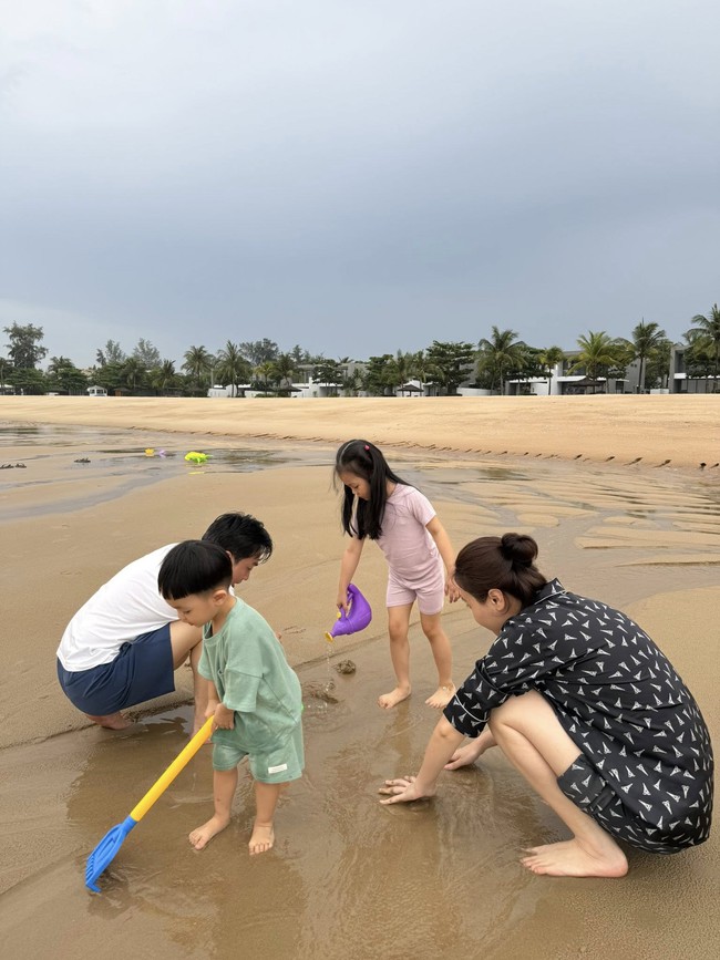 Cường Đô la đăng chục tấm ảnh, một người phải thốt lên: Không quen biết nhưng quá ngưỡng mộ lối sống, cách làm cha của anh