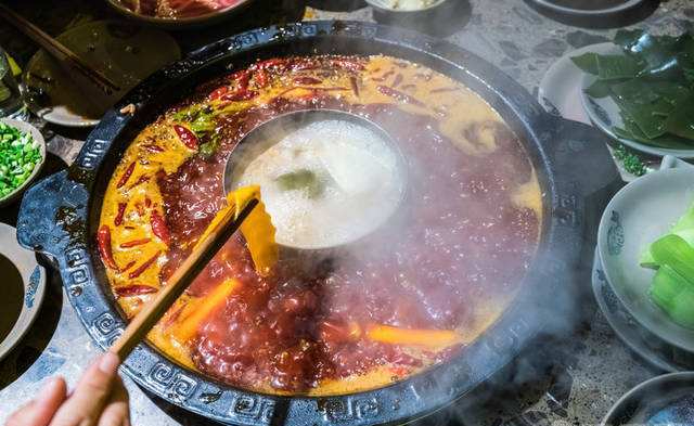 Ba thế hệ trong một gia đình cùng mắc ung thư, bác sĩ tiết lộ: Thói quen ăn chết người này chính là nguyên nhân