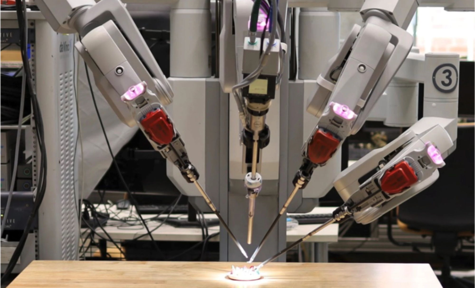 "Không một sai sót": Robot phẫu thuật tự động đầu tiên trên thế giới thực hiện ca mổ với độ chính xác 100%, không cần con người can thiệp- Ảnh 4. "Không một sai sót": Robot phẫu thuật tự động đầu tiên trên thế giới thực hiện ca mổ với độ chính xác 100%, không cần con người can thiệp- Ảnh 4.