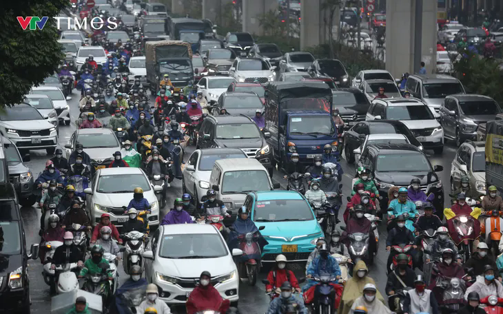 Hà Nội: Xe buýt, tàu điện có thể tạm dừng hoạt động để ứng phó bão số 3- Ảnh 1. Hà Nội: Xe buýt, tàu điện có thể tạm dừng hoạt động để ứng phó bão số 3- Ảnh 1.