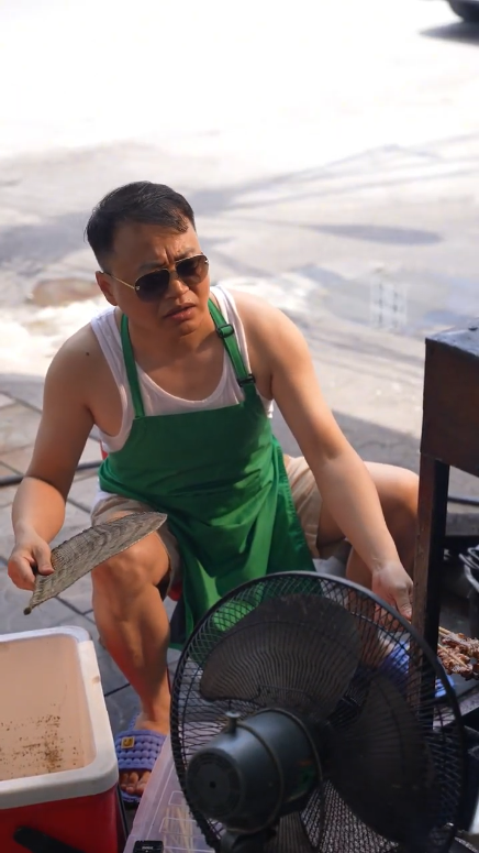 Shark Bình - Phương Oanh bất ngờ đổi nghề bán bánh cuốn khiến dân tình ngỡ ngàng - Ảnh 1.