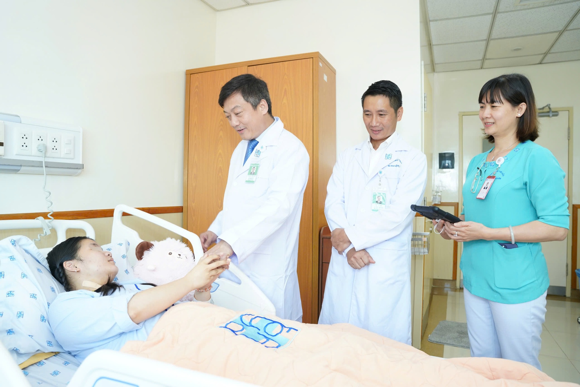 Đau bụng, sụt ký kéo dài: Nguy cơ ung thư dạ dày- Ảnh 1.