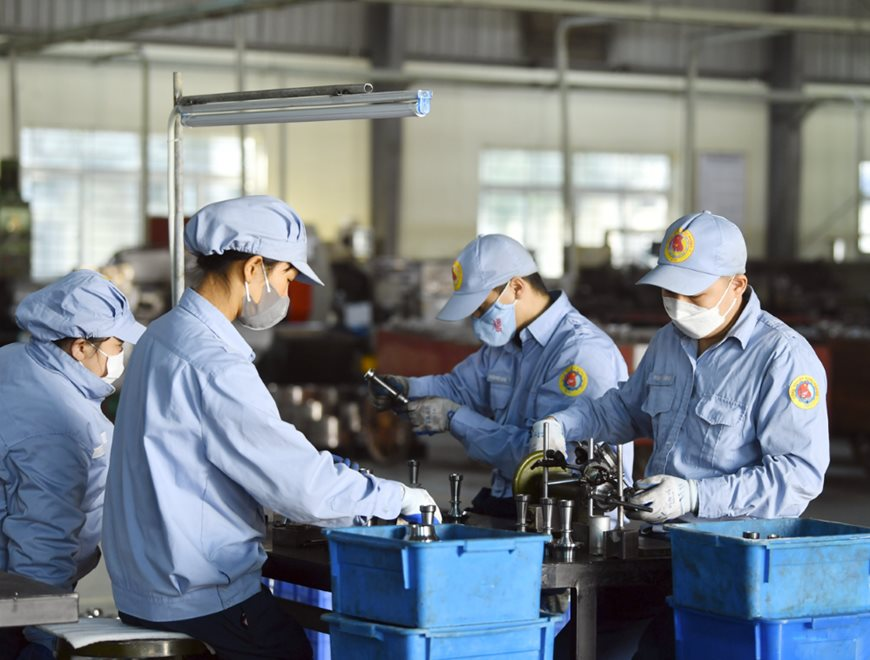 Bộ Tài chính đề xuất tăng mức giảm trừ cho người nộp thuế đến 15,5 triệu đồng- Ảnh 1.