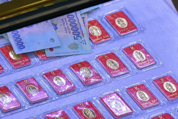 Giá vàng hôm nay, 23-7: Tăng tốc, cán mức cao nhất 5 tuần qua- Ảnh 1. Giá vàng hôm nay, 23-7: Tăng tốc, cán mức cao nhất 5 tuần qua- Ảnh 1.