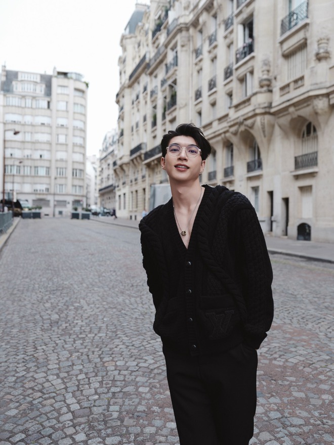 Lấn sân mảng thời trang, bao giờ HIEUTHUHAI mới đuổi kịp Sơn Tùng M-TP?- Ảnh 8.