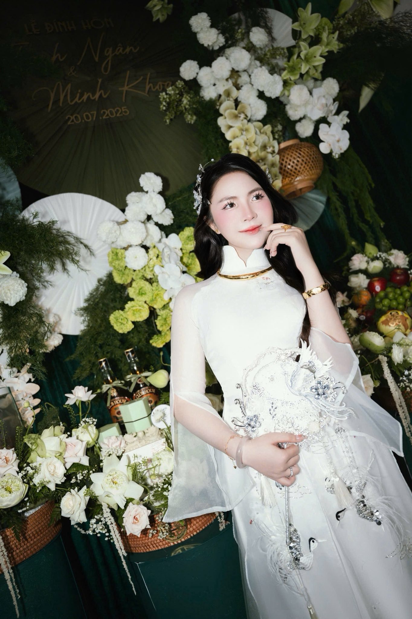 Hình ảnh hiếm hoi trong lễ đính hôn của cầu thủ U23 Việt Nam và cô chủ tiệm vàng- Ảnh 5. Hình ảnh hiếm hoi trong lễ đính hôn của cầu thủ U23 Việt Nam và cô chủ tiệm vàng- Ảnh 5.