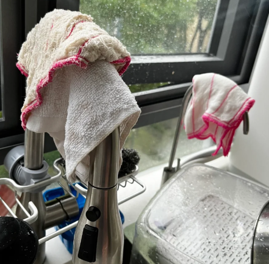 Khuyên bạn bỏ ngay 5 thói quen rửa bát "tiêm chất độc vào cơ thể", nhiều gia đình mắc phải mà không biết- Ảnh 3.