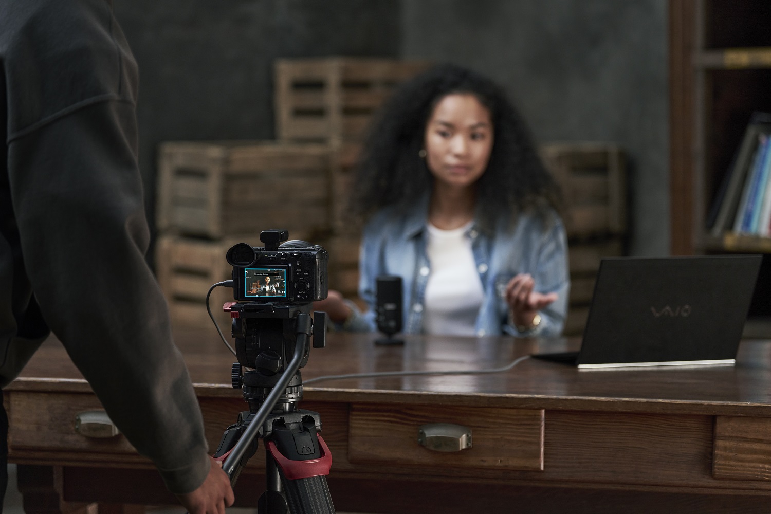 Máy quay nhỏ gọn Sony FX2, giá gần 75 triệu đồng, ‘hợp’ các nhà làm phim độc lập - Ảnh 2.