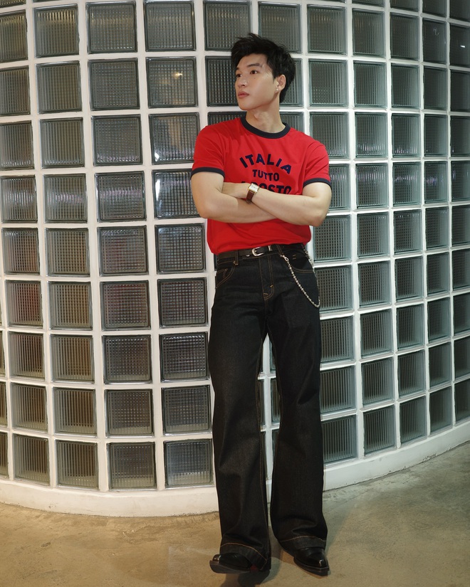 Lấn sân mảng thời trang, bao giờ HIEUTHUHAI mới đuổi kịp Sơn Tùng M-TP?- Ảnh 11.