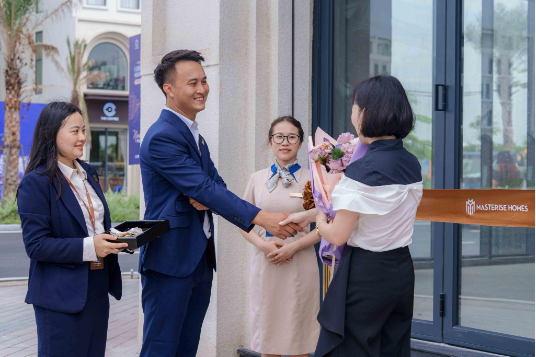 Bộ sưu tập Shoptique phiên bản giới hạn của dự án The Centric chính thức chào đón chủ nhân - Ảnh 1.