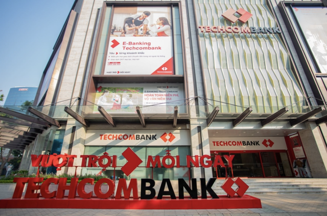 Sếp Techcombank: Báo cáo hợp nhất của ngân hàng không bị ảnh hưởng nhiều khi 'lấn sân' sang mảng bảo hiểm- Ảnh 1.