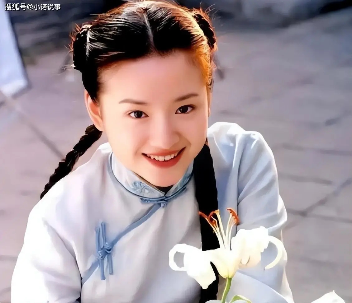 Hơn 20 năm trước, từng có một ngọc nữ không cần trang điểm và ăn diện cầu kỳ vẫn "vượt mặt" Lưu Diệc Phi- Ảnh 6.