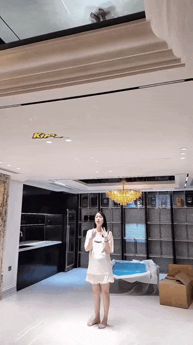 MC VTV mua đệm 213 triệu lại gây tranh cãi khi khoe nhà 9 tầng: Phòng nào cũng đẹp trừ phòng cho người giúp việc?- Ảnh 7.