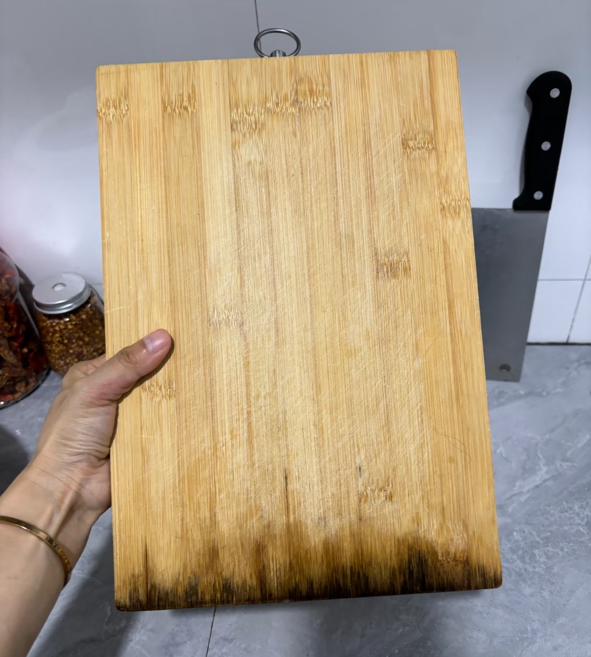 Bác sĩ nổi giận: Dùng thớt như thế này là sai, vô số người không biết rồi tự rước bệnh- Ảnh 3.