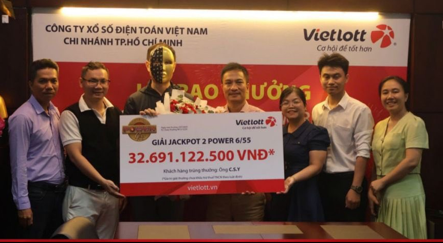 Người nước ngoài vừa trúng Vietlott hơn 32 tỷ đồng sẽ phải đóng thuế ra sao?- Ảnh 1.