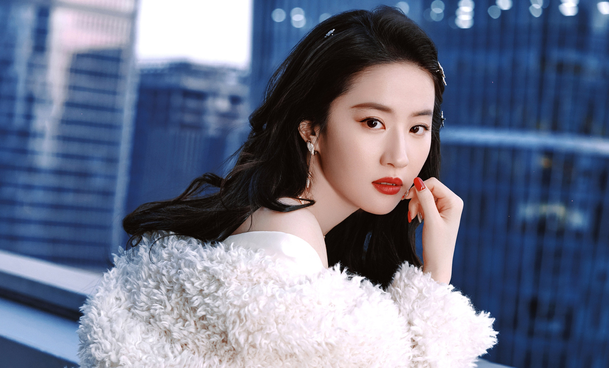 Nét vàng trên gương mặt giúp Lưu Diệc Phi giữ vận phú quý suốt hai thập kỷ- Ảnh 1.