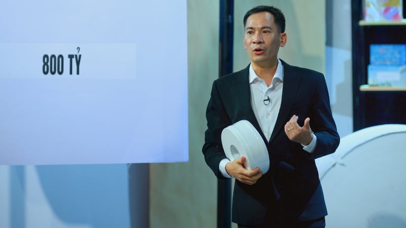 CEO Thế Giới Giấy muốn tặng 2 container giấy loại 2 cho bà con vùng lũ Nghệ An: "Loại giấy này không đẹp mắt nhưng 100% giá trị như hàng loại 1, nhà tôi và nhân viên vẫn dùng" - Ảnh 1.