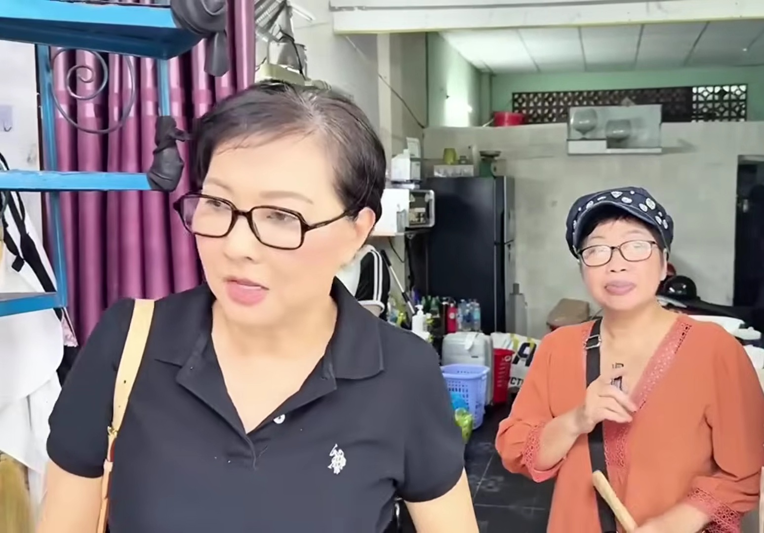 Nam nghệ sĩ từng hát cùng danh ca Hương Lan: Giờ ở nhà trọ 15m2, vợ phải uống thuốc ngủ 14 năm- Ảnh 1. Nam nghệ sĩ từng hát cùng danh ca Hương Lan: Giờ ở nhà trọ 15m2, vợ phải uống thuốc ngủ 14 năm- Ảnh 1.