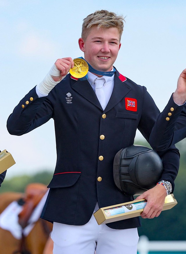 Nhà vô địch Olympic cưới con gái tỷ phú Steve Jobs: Của hồi môn và tổng tài sản gây ngộp thở- Ảnh 7. Nhà vô địch Olympic cưới con gái tỷ phú Steve Jobs: Của hồi môn và tổng tài sản gây ngộp thở- Ảnh 7.