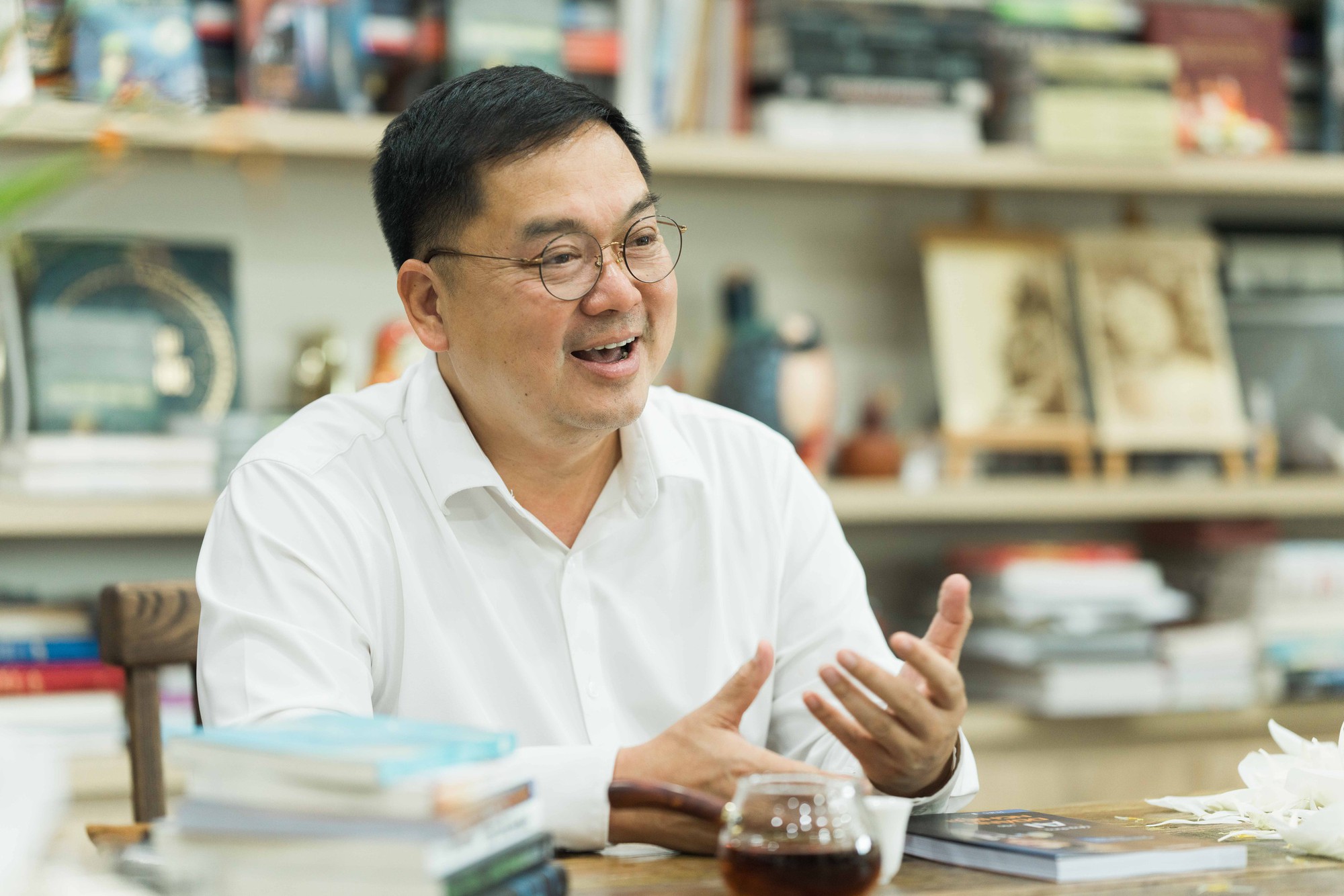 Ông Hoàng Nam Tiến: Người làm sếp nếu không đủ tư duy về AI thì đừng bắt nhân viên làm- Ảnh 9.