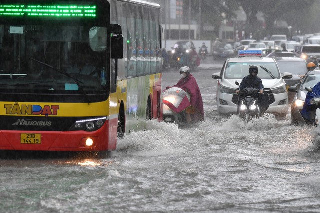 Ngày mai, nhiều nơi có mưa vừa, mưa to- Ảnh 1.